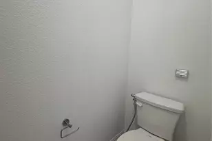 9805 Michael Irvin St, Irving, TX 75063 - Photo 10