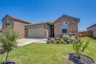 1535 Park Trails Blvd, Princeton, TX 75407 - Photo 2