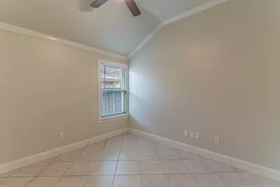 211 Crestview Drive, Arlington, TX 76018 - Photo 16