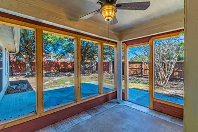 211 Crestview Drive, Arlington, TX 76018 - Photo 22