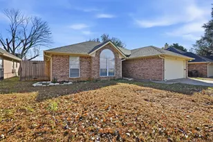 1025 Matthew St, Burleson, TX 76028 - Photo 2