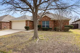 513 Greenvale Ct, Saginaw, TX 76179 - Photo 4
