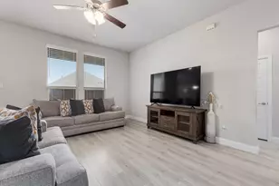 3711 Autumncrest St, Grand Prairie, TX 76065 - Photo 4