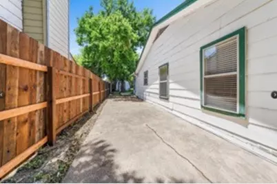 2221 Varsity Drive, Grand Prairie, TX 75051 - Photo 12