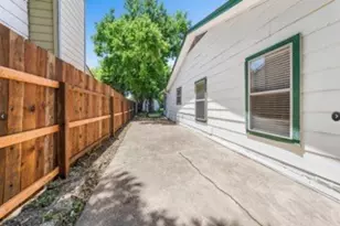 2221 Varsity Dr, Grand Prairie, TX 75051 - Photo 12