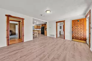 5920 Walnut Creek Dr, Granbury, TX 76049 - Photo 6