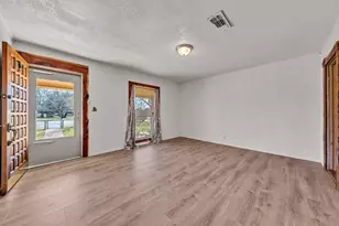 5920 Walnut Creek Dr, Granbury, TX 76049 - Photo 6