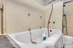 5920 Walnut Creek Dr, Granbury, TX 76049 - Photo 36