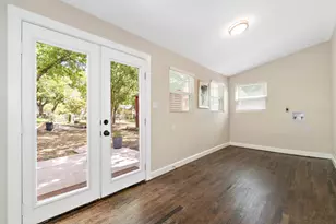 323 E Franklin St, Hillsboro, TX 76645 - Photo 10