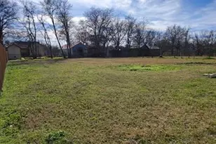 2107 Pollard St, Greenville, TX 75401 - Photo 8