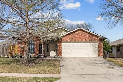 744 Oriole Drive, Saginaw, TX 76131 - Photo 4