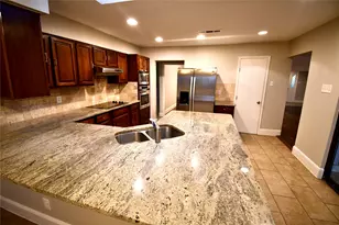 2366 Hill N Dale Dr, Irving, TX 75038 - Photo 4