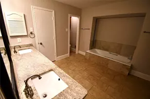 2366 Hill N Dale Dr, Irving, TX 75038 - Photo 10