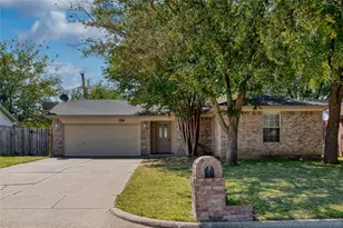 618 Plainview Dr, Mansfield, TX 76063 - Photo 1