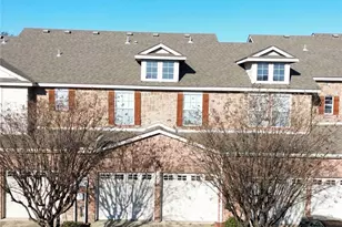 2743 Hyde Park Dr, Grand Prairie, TX 75050 - Photo 2