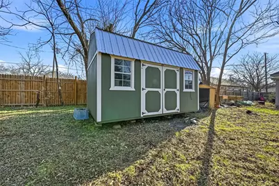 821 E Jones Street, Sherman, TX 75090 - Photo 16