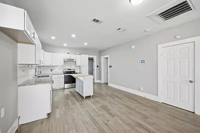 821 E Jones Street, Sherman, TX 75090 - Photo 6