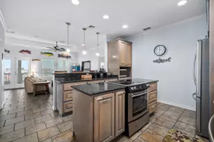 515 Copano Cove Rd, Rockport, TX 78382 - Photo 8