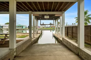 515 Copano Cove Rd, Rockport, TX 78382 - Photo 4