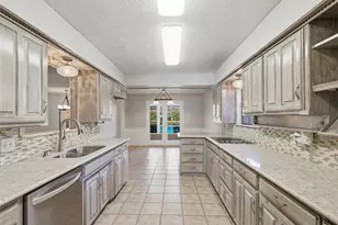 1905 Wimbledon Dr, Arlington, TX 76017 - Photo 14