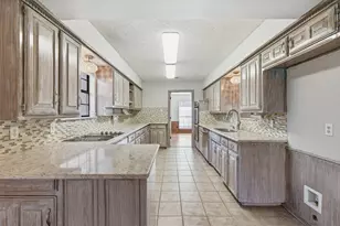 1905 Wimbledon Dr, Arlington, TX 76017 - Photo 16