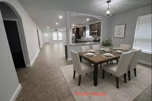 1262 E Myrtle St, Fort Worth, TX 76104 - Photo 2