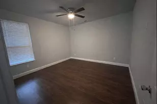 1262 E Myrtle St, Fort Worth, TX 76104 - Photo 8