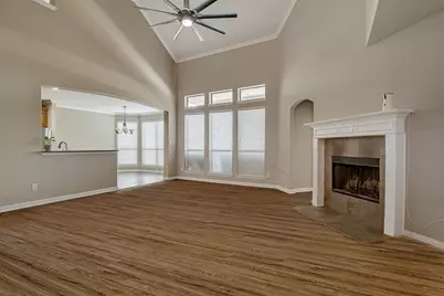 328 Tioga Street, Burleson, TX 76028 - Photo 4