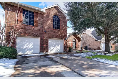 328 Tioga Street, Burleson, TX 76028 - Photo 2