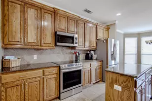 328 Tioga St, Burleson, TX 76028 - Photo 8