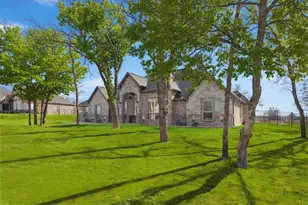 703 Winkler Wy, Springtown, TX 76082 - Photo 2