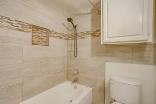 2300 Bamboo Dr, Arlington, TX 76006 - Photo 8