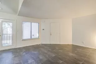 2300 Bamboo Dr, Arlington, TX 76006 - Photo 4