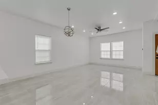 3155 N Glen Garden Dr N, Fort Worth, TX 76119 - Photo 6