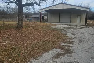 503 Windsor Ln, Springtown, TX 76082 - Photo 4