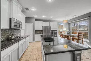 2820 Gardendale Dr, Fort Worth, TX 76120 - Photo 14