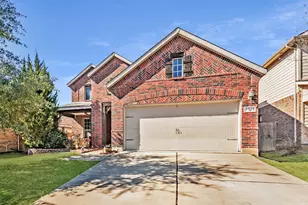 2820 Gardendale Dr, Fort Worth, TX 76120 - Photo 2