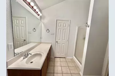 2815 Oak Crest Drive, Grand Prairie, TX 75052 - Photo 10