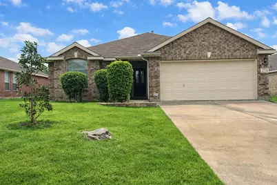 2815 Oak Crest Drive, Grand Prairie, TX 75052 - Photo 1