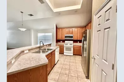 2815 Oak Crest Drive, Grand Prairie, TX 75052 - Photo 6