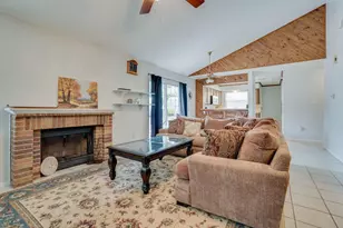 625 Prairie Dell St, Lewisville, TX 75067 - Photo 6