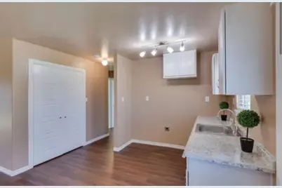 4330 Pensacola Court, Dallas, TX 75211 - Photo 8