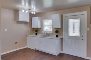 4330 Pensacola Ct, Dallas, TX 75211 - Photo 6