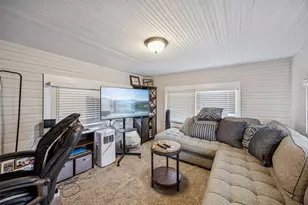 504 Featherston St, Cleburne, TX 76033 - Photo 16