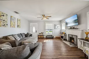 504 Featherston St, Cleburne, TX 76033 - Photo 4