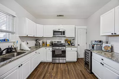 504 Featherston Street, Cleburne, TX 76033 - Photo 10