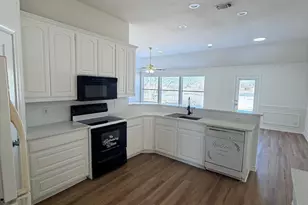 420 Woodlawn St, Krum, TX 76249 - Photo 10