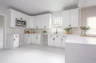 527 S Clinton Ave, Dallas, TX 75208 - Photo 10