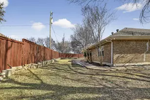 2010 Libby Ln, Grand Prairie, TX 75050 - Photo 24