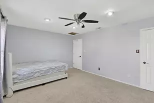 2010 Libby Ln, Grand Prairie, TX 75050 - Photo 20